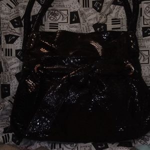 PERLINA Black w/bow in front hot pink inside